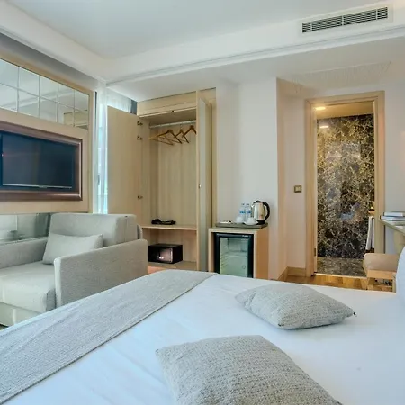 The Conforium Hotel 3*