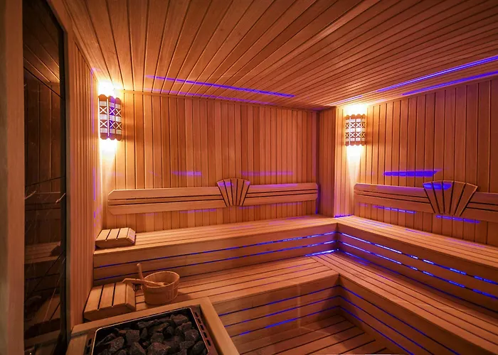 Отель The Conforium 3*